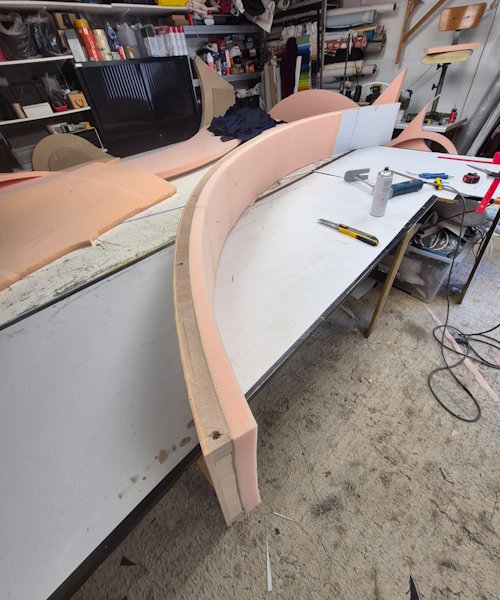 Dossier avec le collage de la mousse